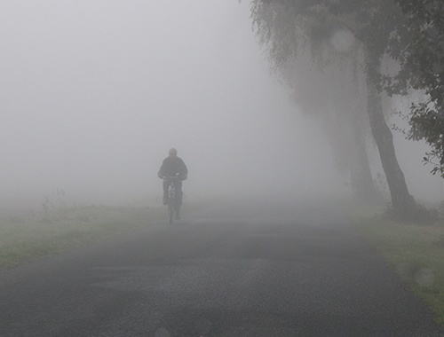 Vélo dans la brume